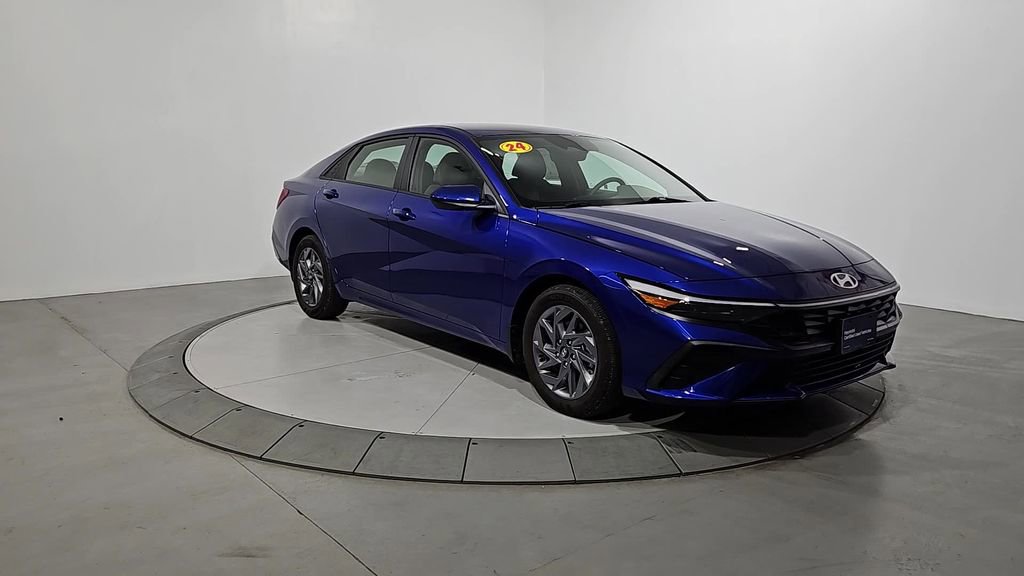 Certified 2024 Hyundai Elantra SEL image 9