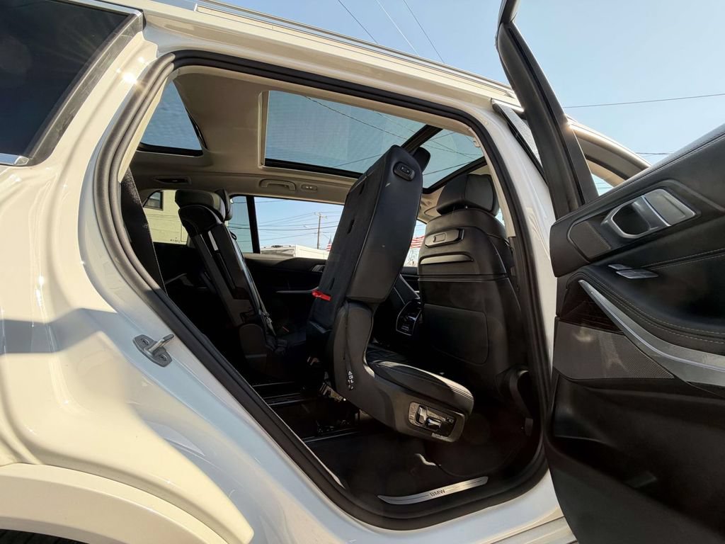 Used 2026 BMW X7 xDrive40i AWD/4WD image 17