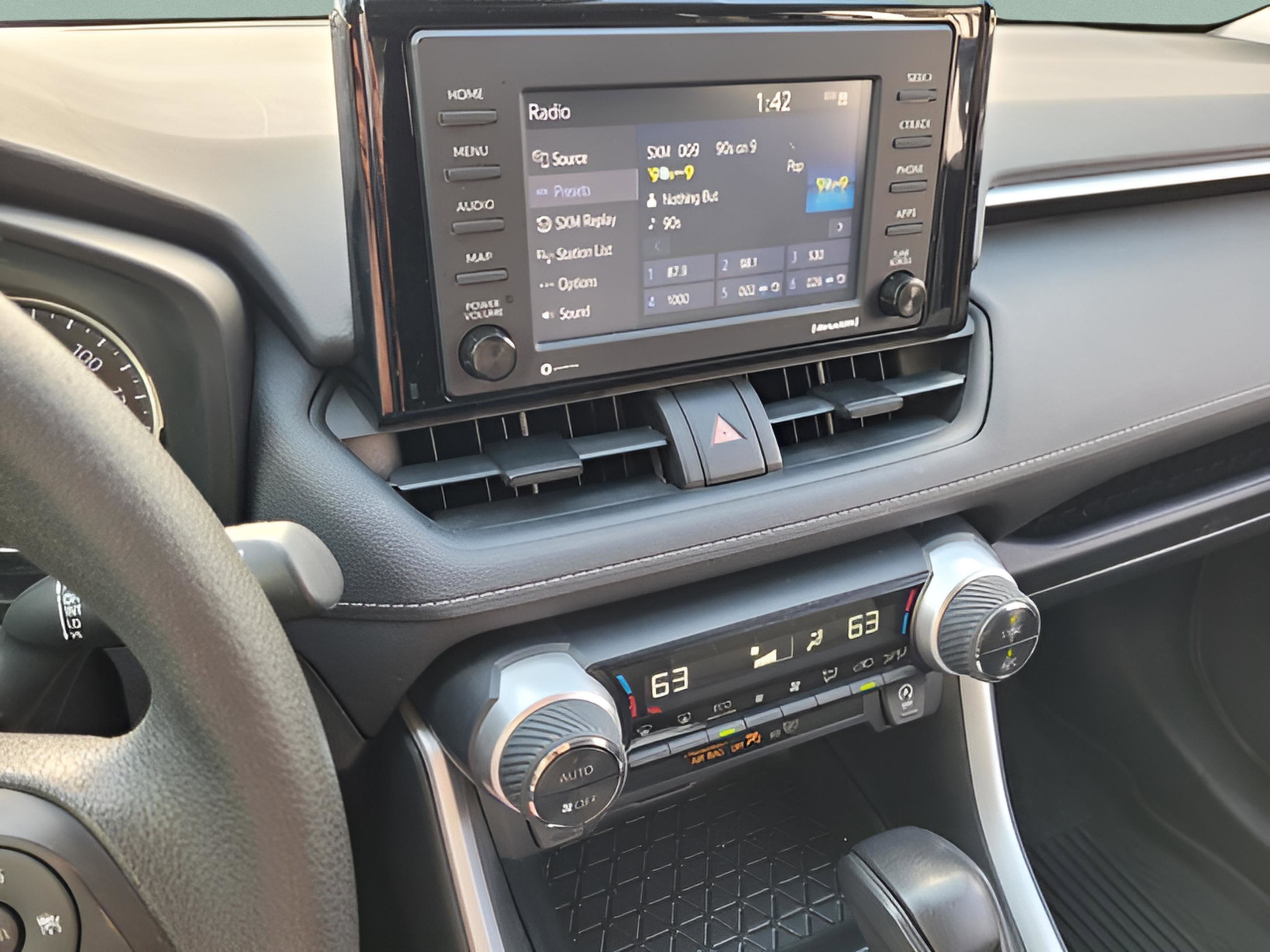 Certified 2021 Toyota RAV4 XLE image 23