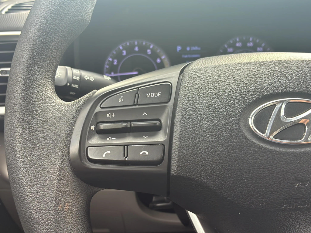 Used 2020 Hyundai Venue SEL FWD image 25