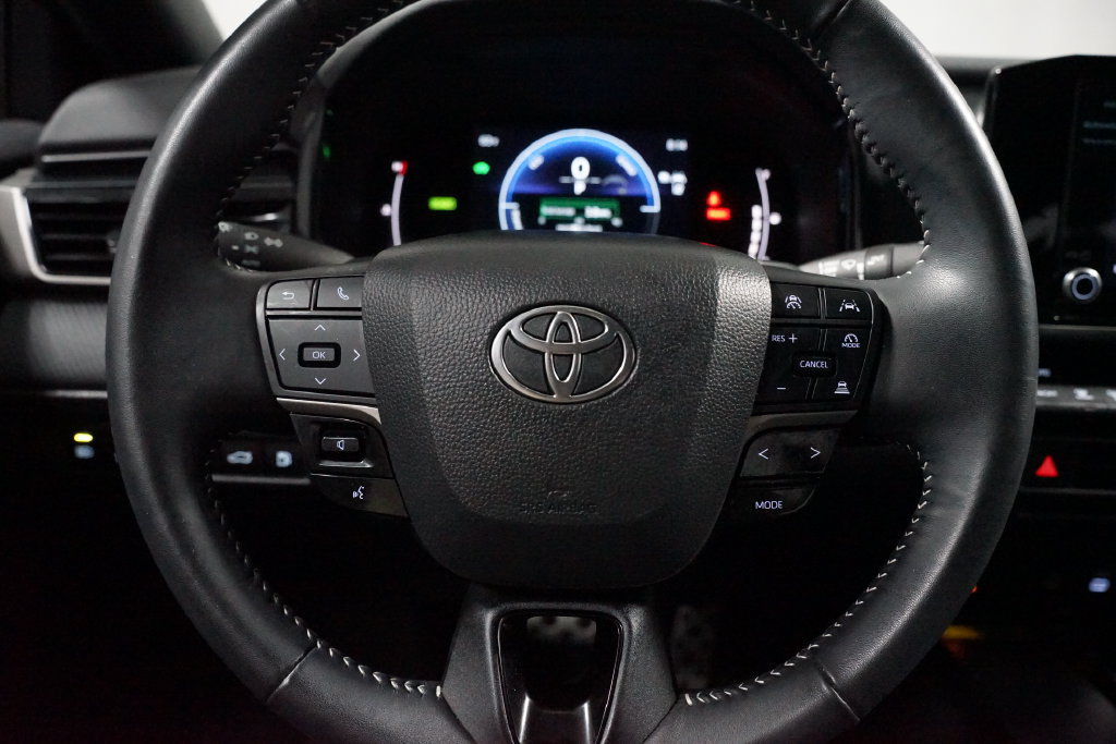 Certified 2025 Toyota Camry SE FWD image 12