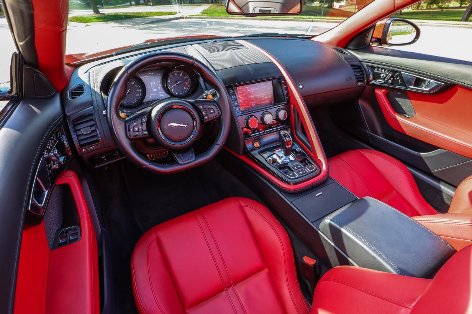 Used 2014 Jaguar F-TYPE S image 27