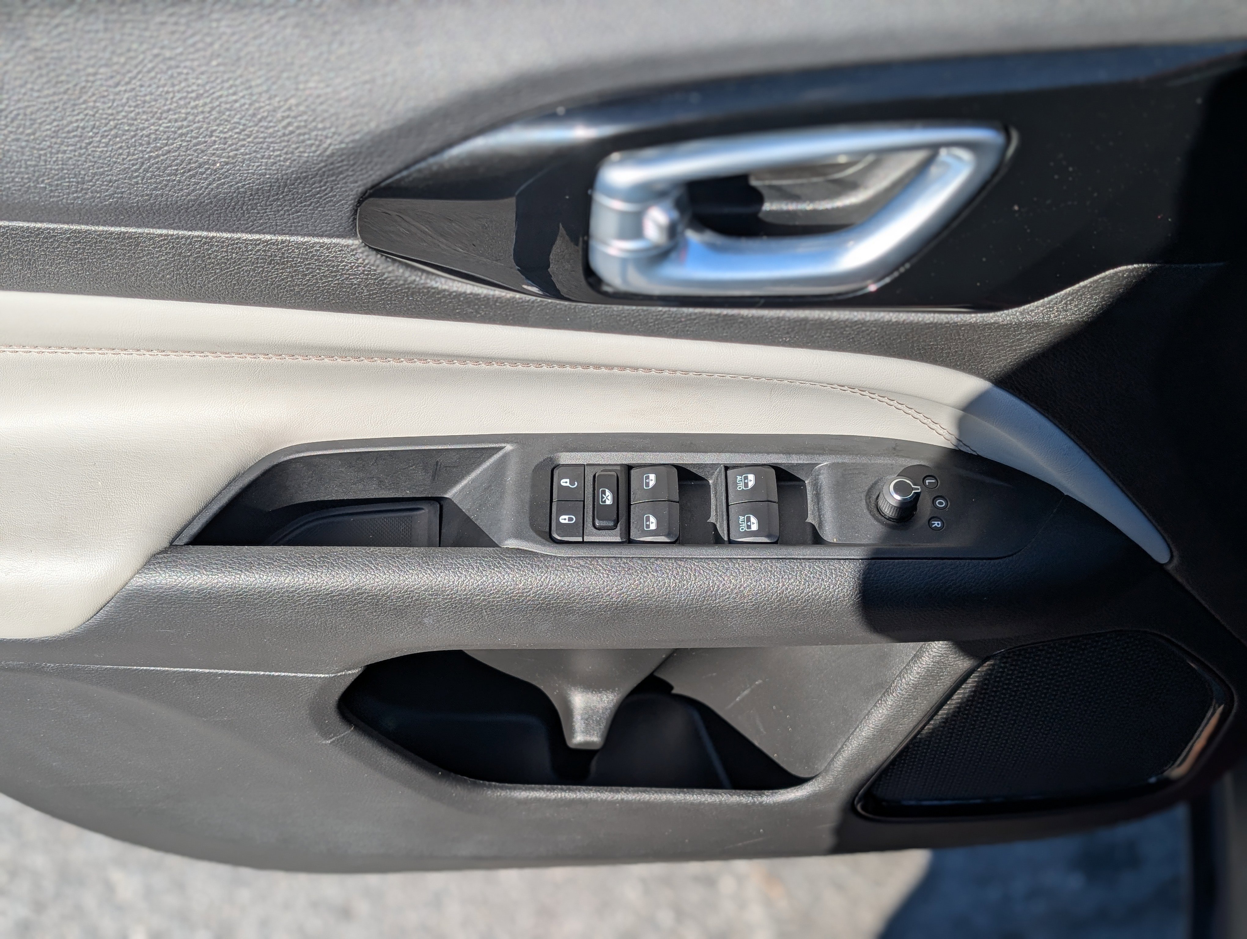 Used 2024 Jeep Compass Limited image 29