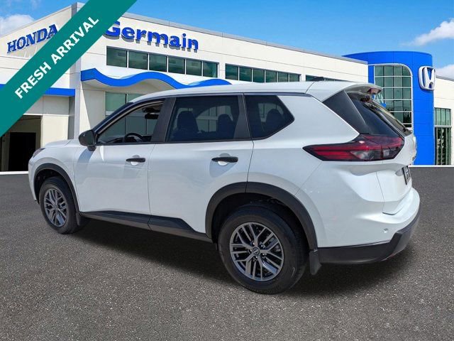 Used 2024 Nissan Rogue S image 7
