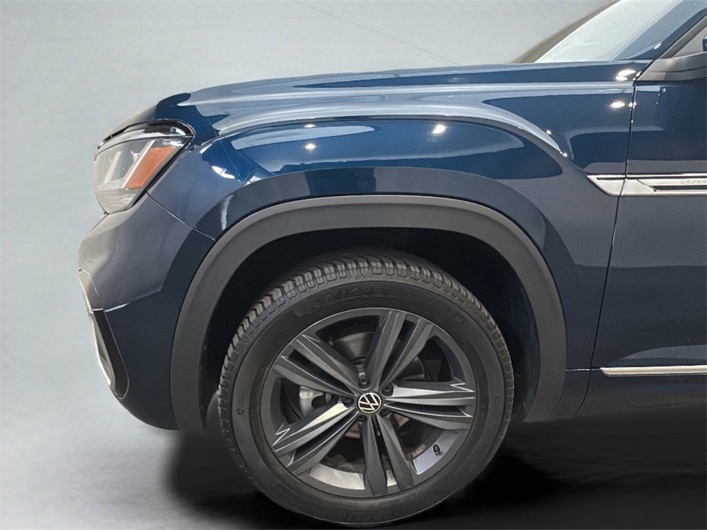 Used 2020 Volkswagen Atlas Cross Sport SE w/ Panoramic Sunroof Package image 3