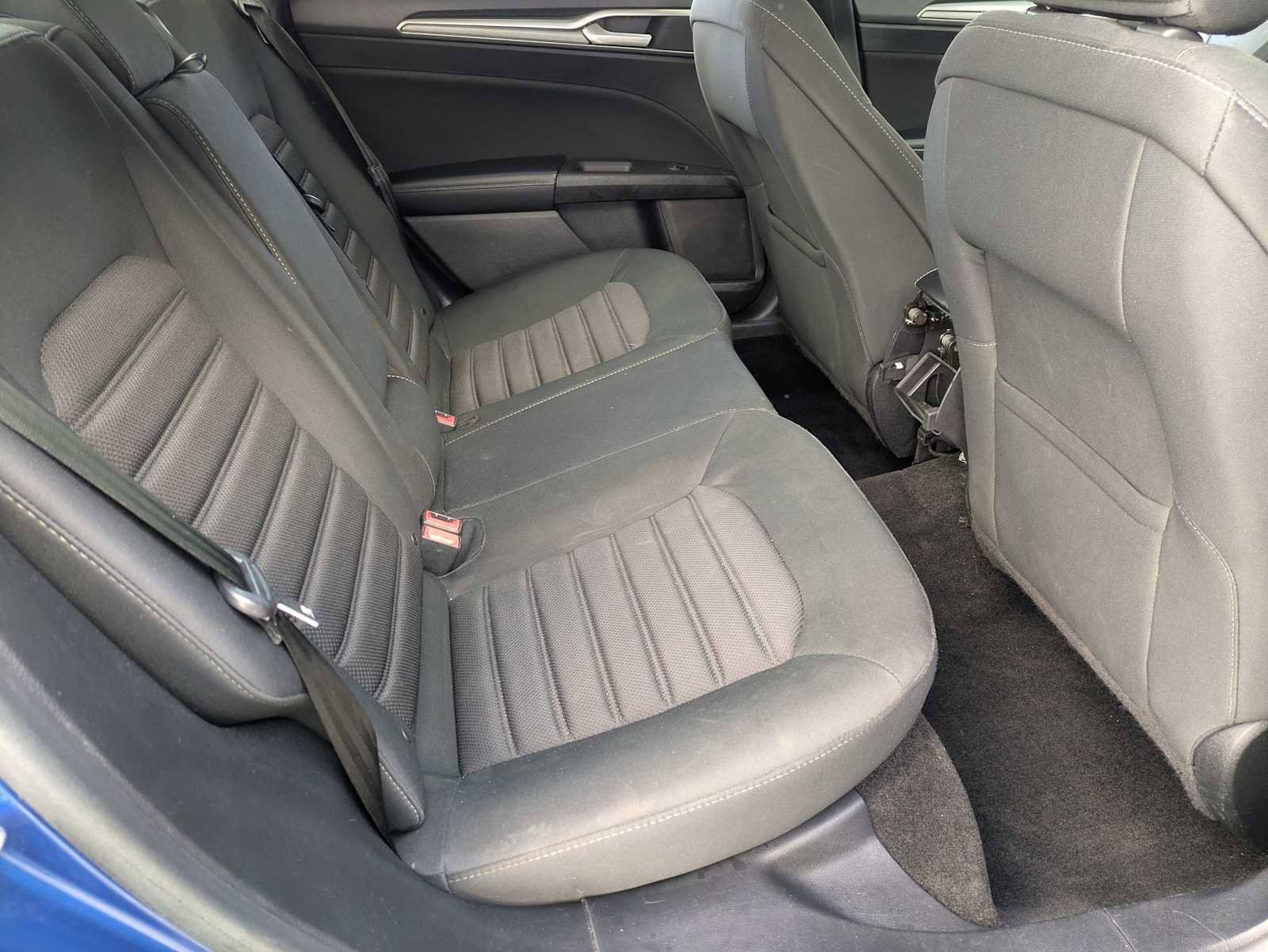 Used 2018 Ford Fusion SE image 20