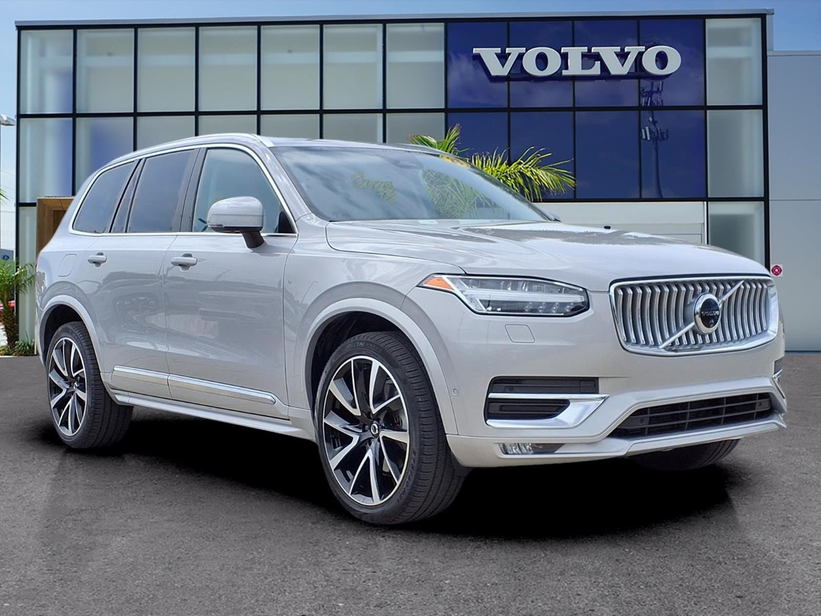 Certified 2023 Volvo XC90 B6 Plus AWD/4WD image 1