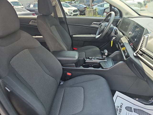 Used 2024 Kia Sportage LX FWD image 12