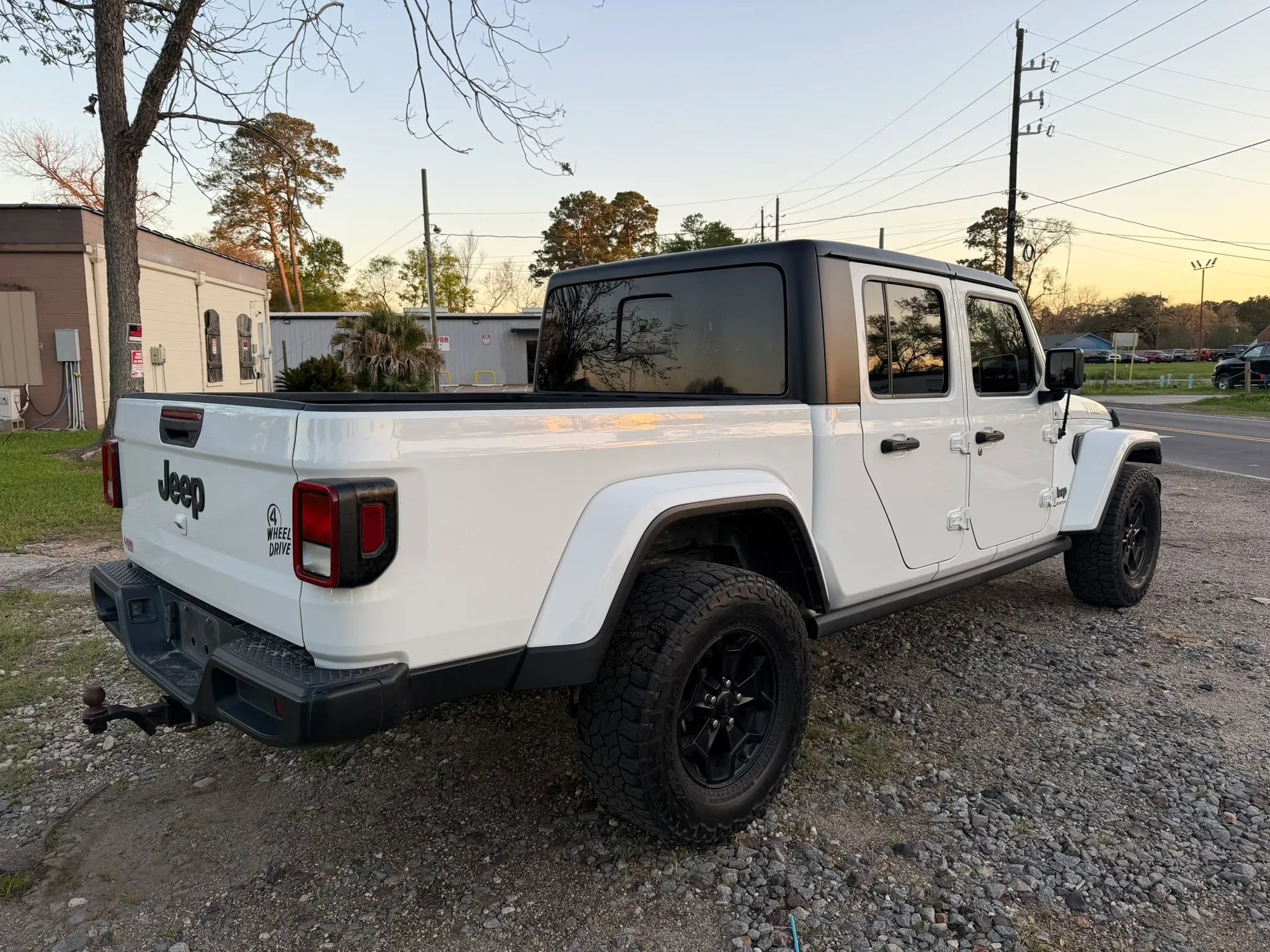 Used 2021 Jeep Gladiator Sport image 5