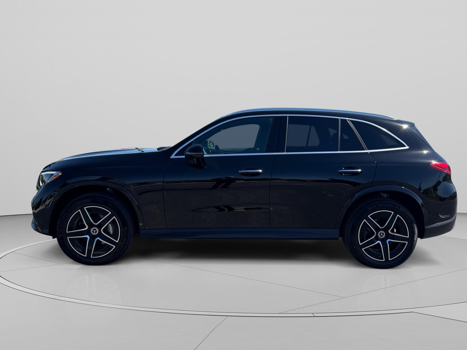 Certified 2026 Mercedes-Benz GLC 300 4MATIC image 3