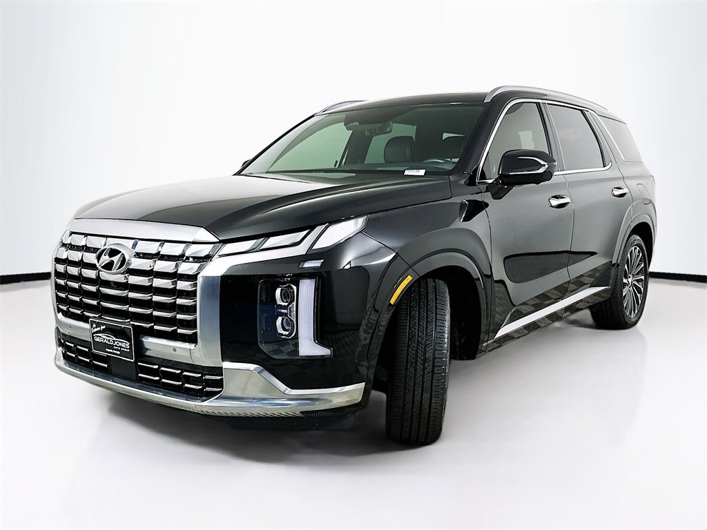 Used 2024 Hyundai Palisade Calligraphy image 2