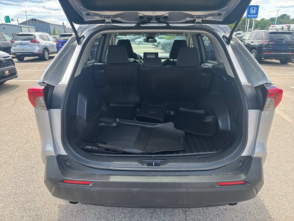 Used 2019 Toyota RAV4 LE w/ All Weather Liner Package AWD/4WD image 7