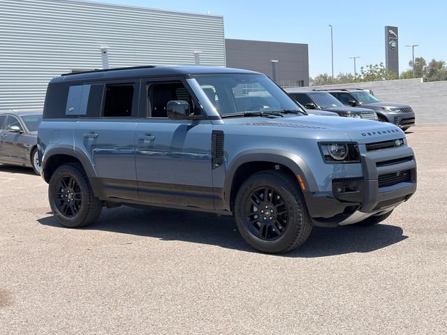 Used 2022 Land Rover Defender 110 X-Dynamic SE AWD/4WD image 4