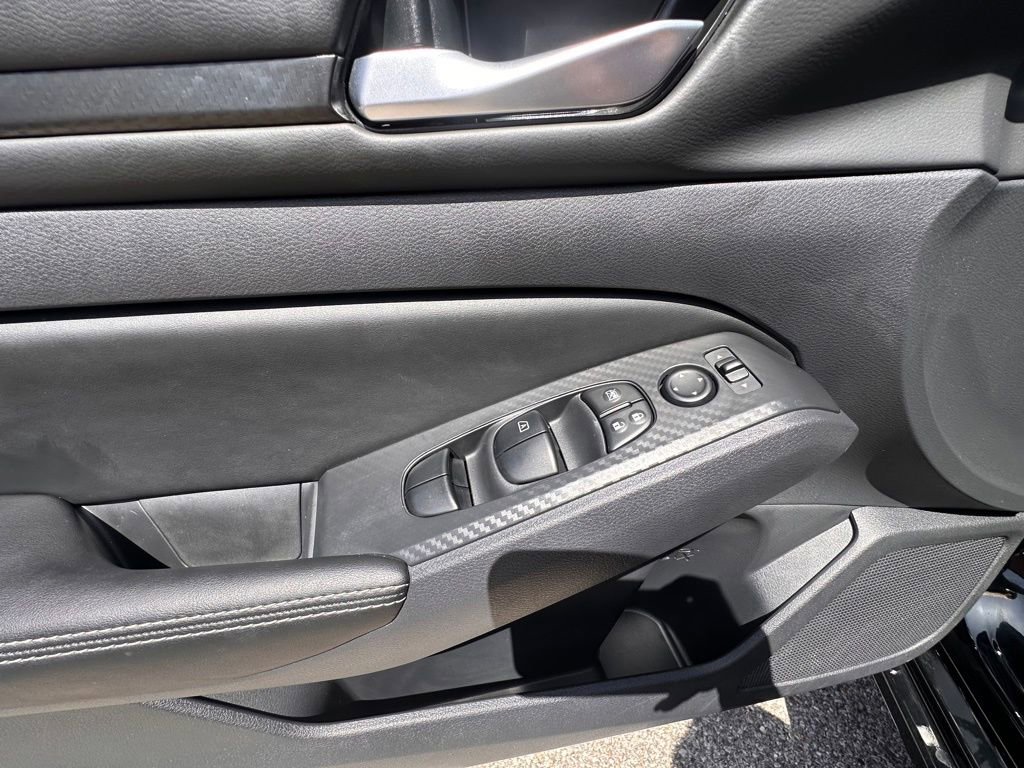 Certified 2025 Nissan Altima 2.5 SV FWD image 14