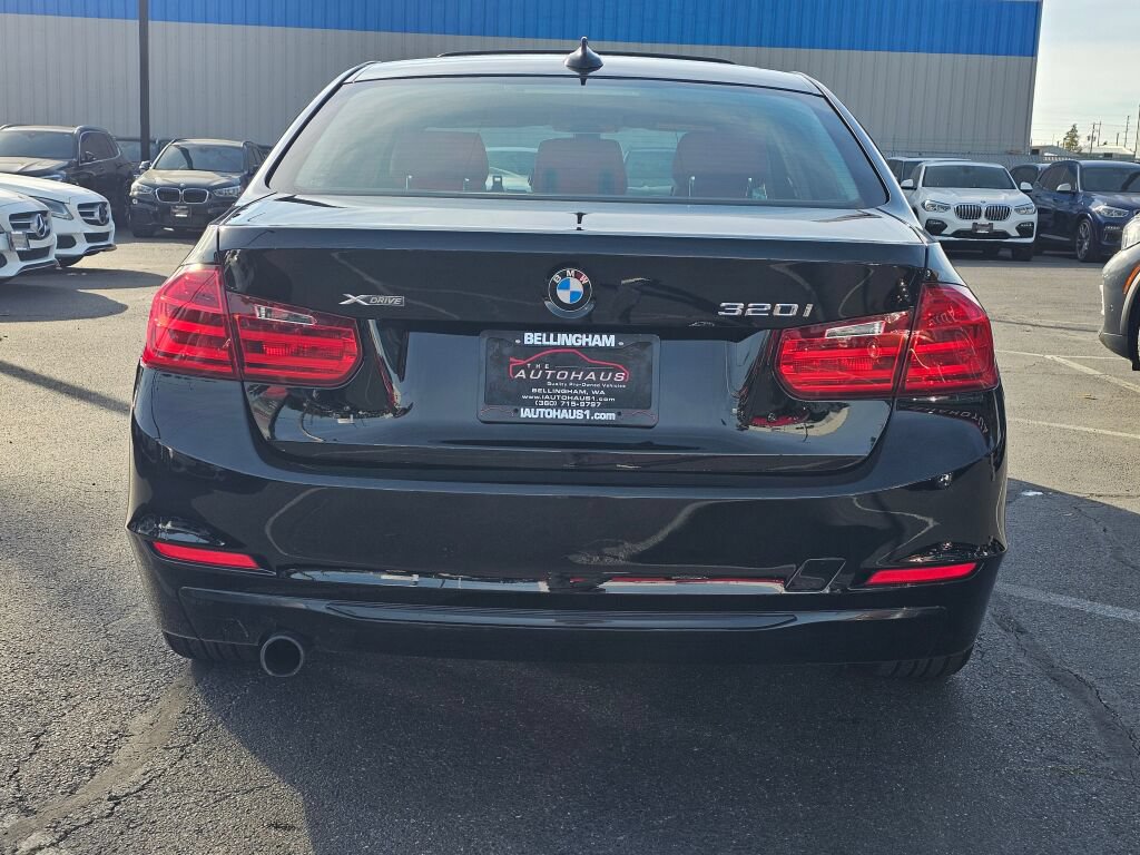 Used 2014 BMW 320i xDrive Sedan AWD/4WD image 4