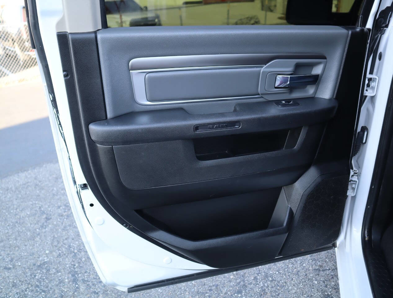 Used 2021 RAM 1500 Classic SLT image 30