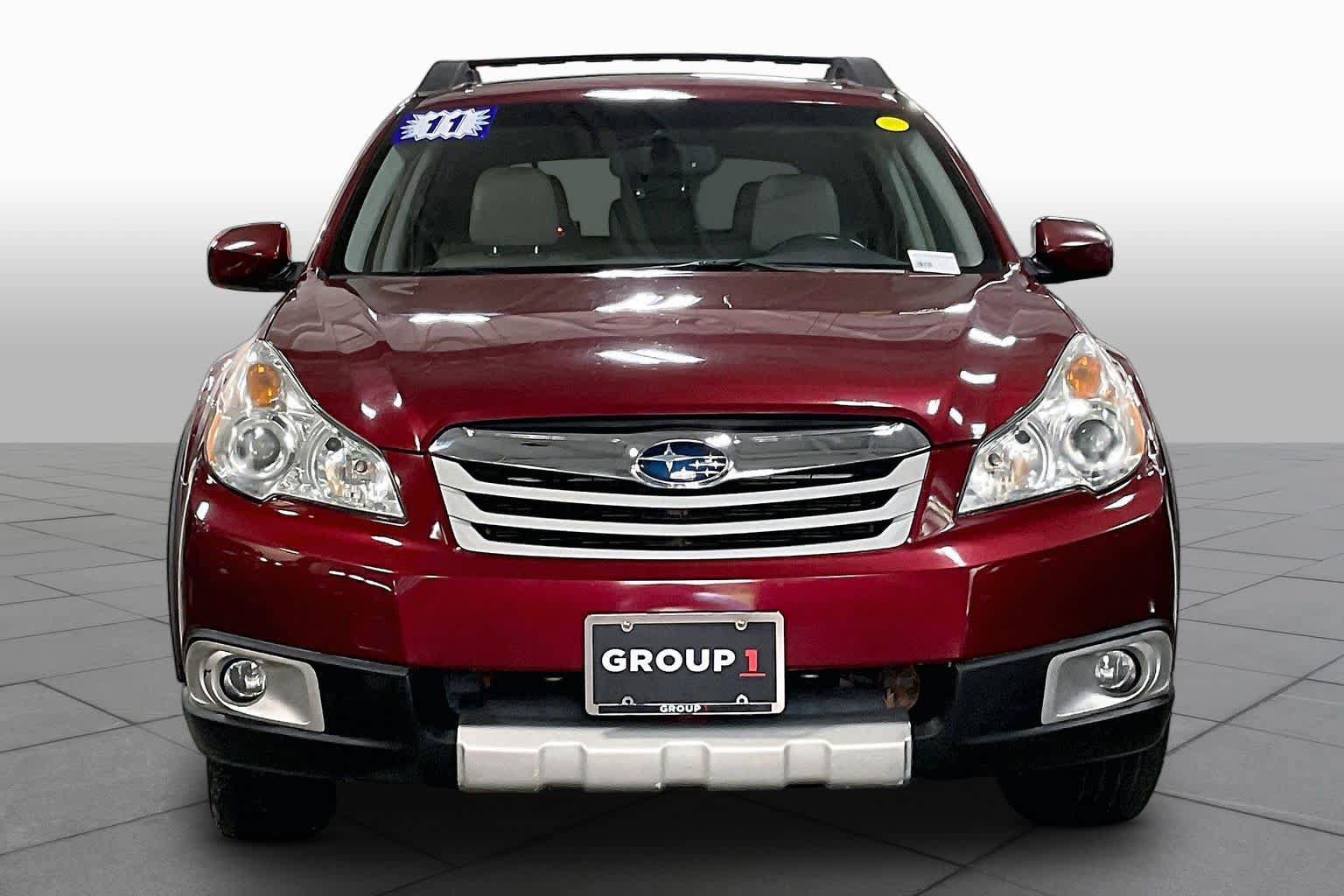 Used 2011 Subaru Outback 2.5i Limited AWD/4WD image 3