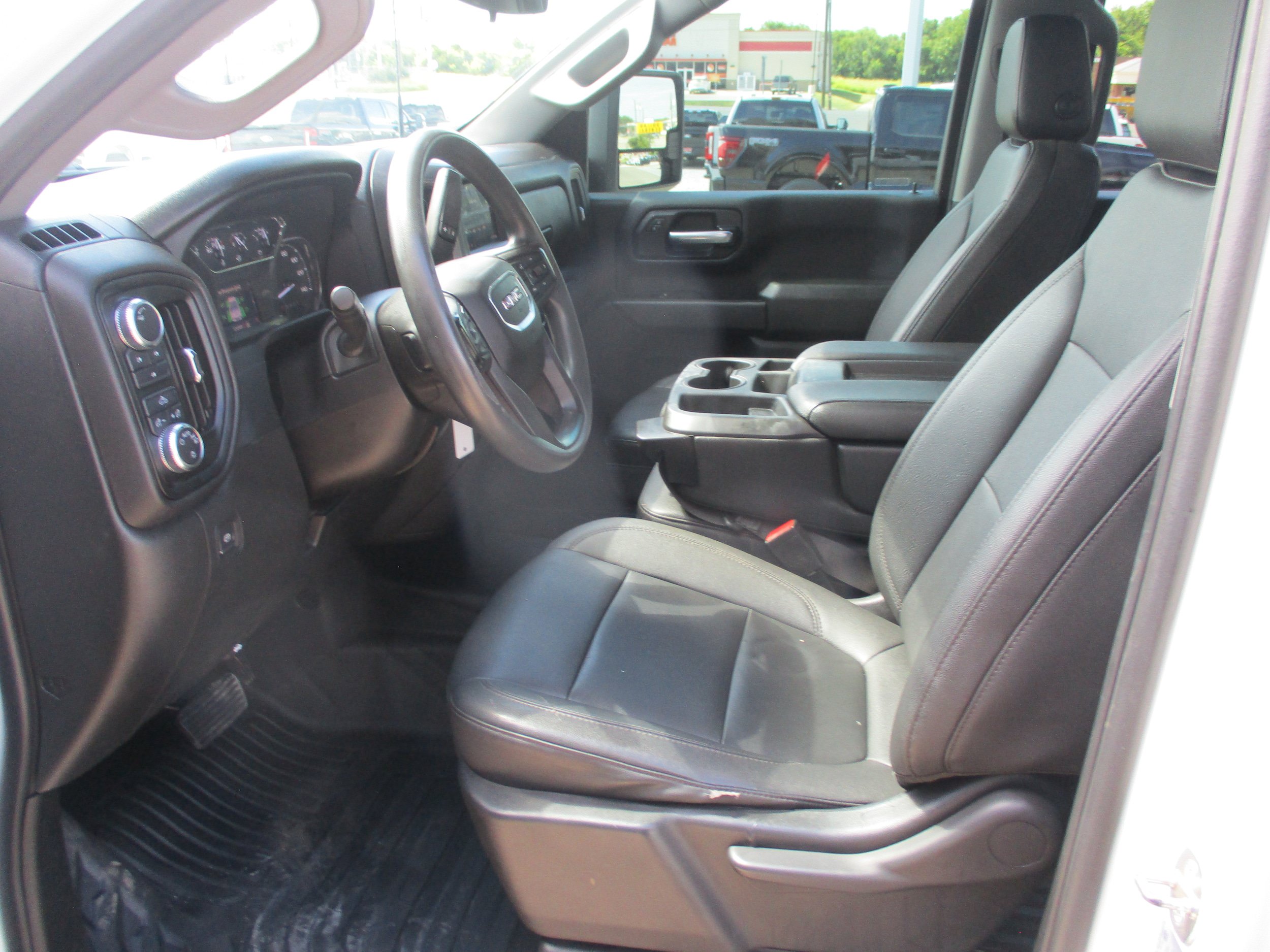 Used 2022 GMC Sierra 2500 Pro w/ Convenience Package AWD/4WD image 9
