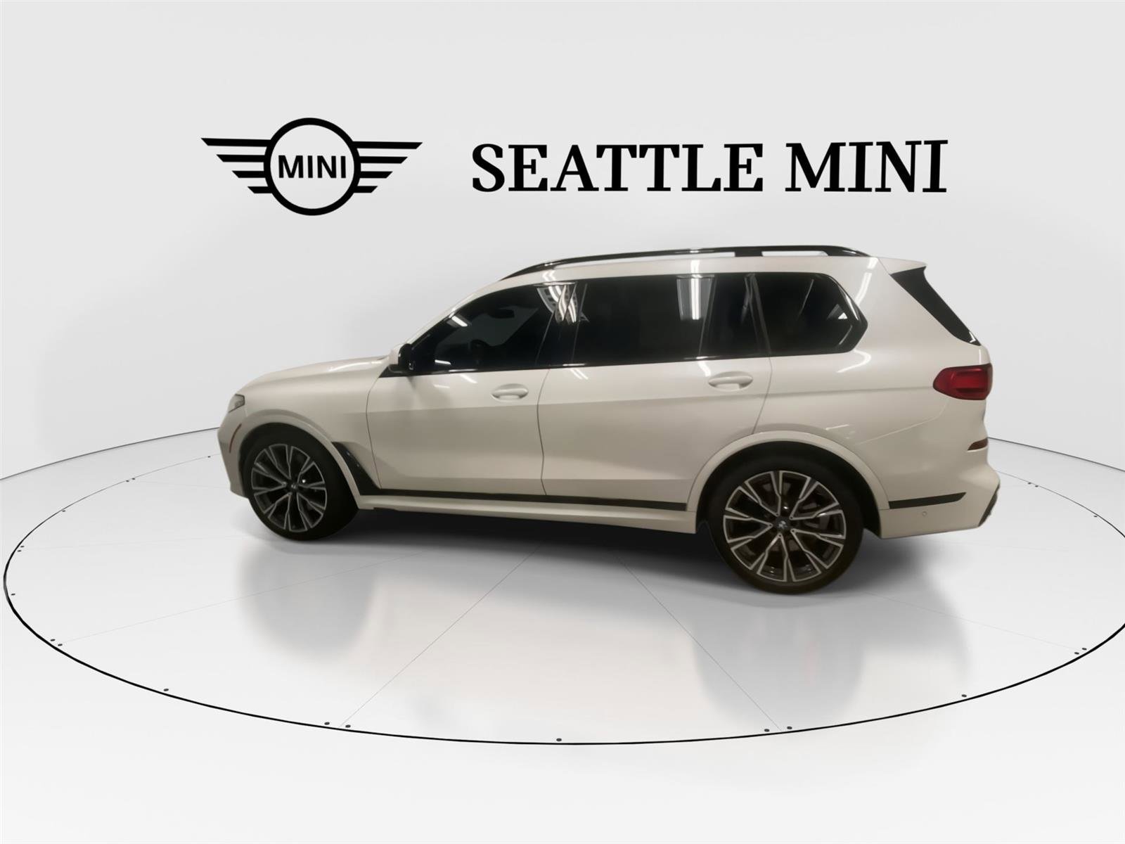 Used 2022 BMW X7 M50i AWD/4WD image 7