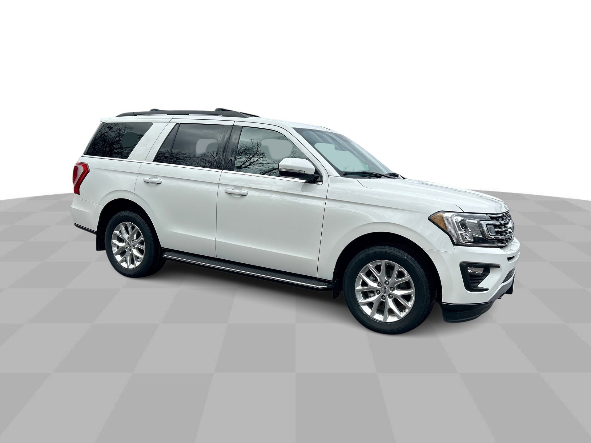 Used 2021 Ford Expedition XLT image 2