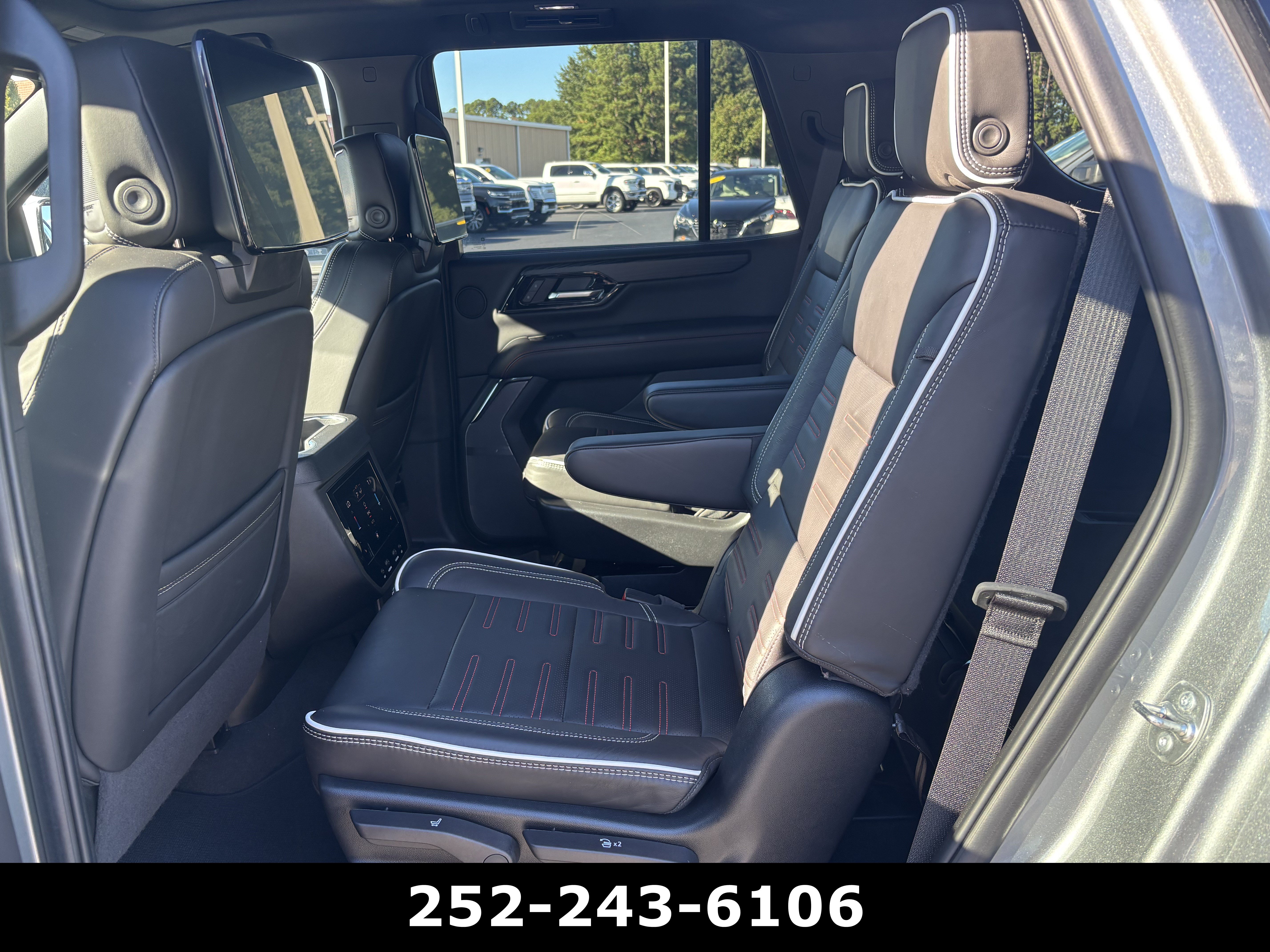 Used 2025 GMC Yukon AT4 Ultimate AWD/4WD image 34
