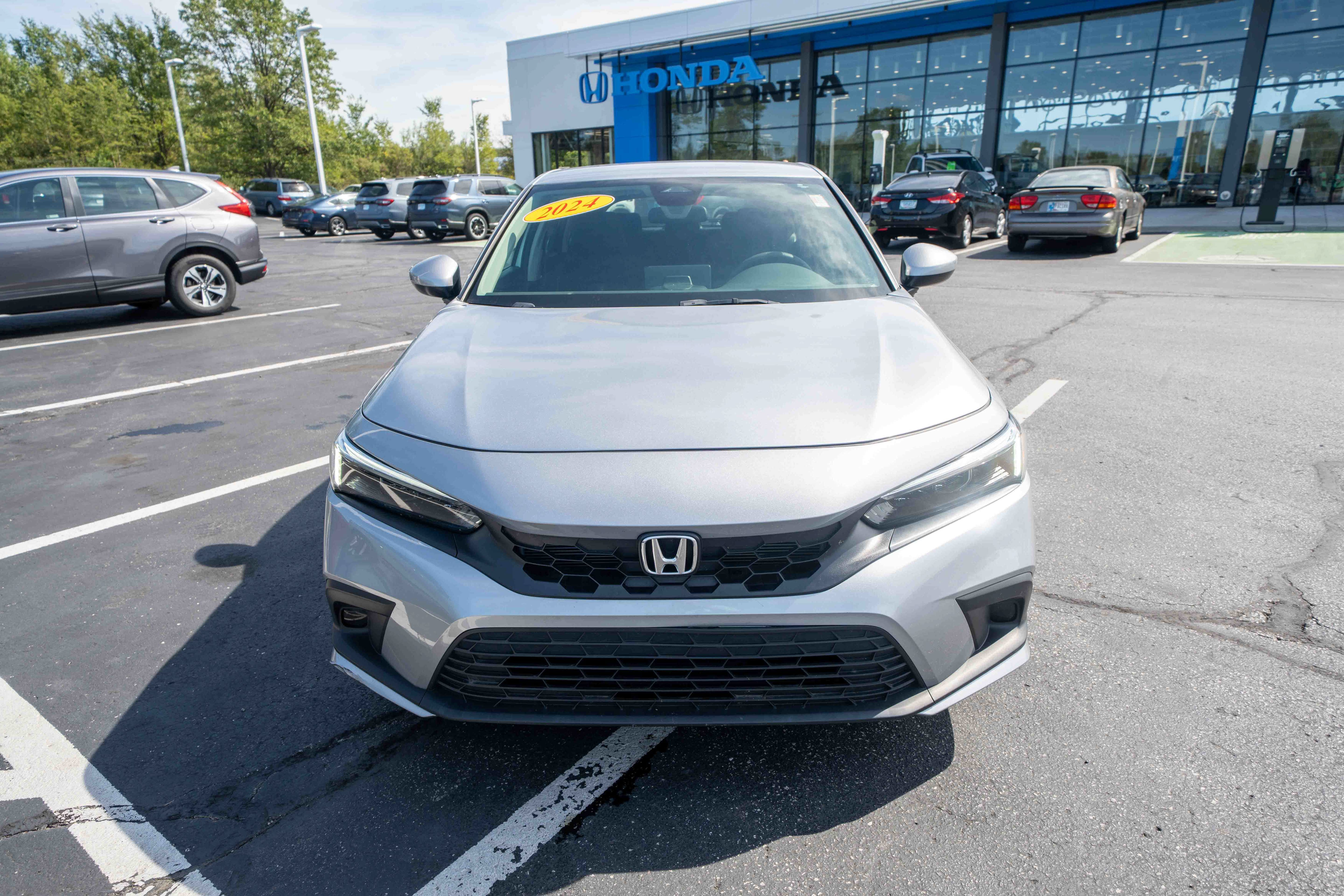 Used 2024 Honda Civic LX image 2