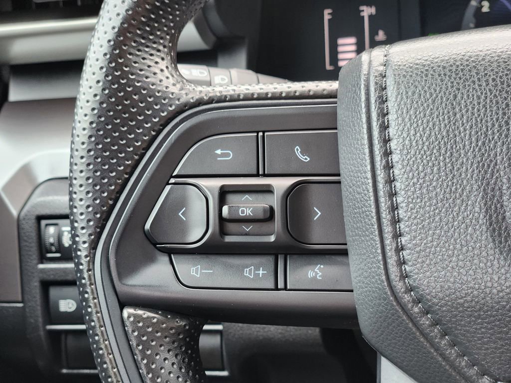 Used 2025 Toyota Tacoma SR5 AWD/4WD image 26