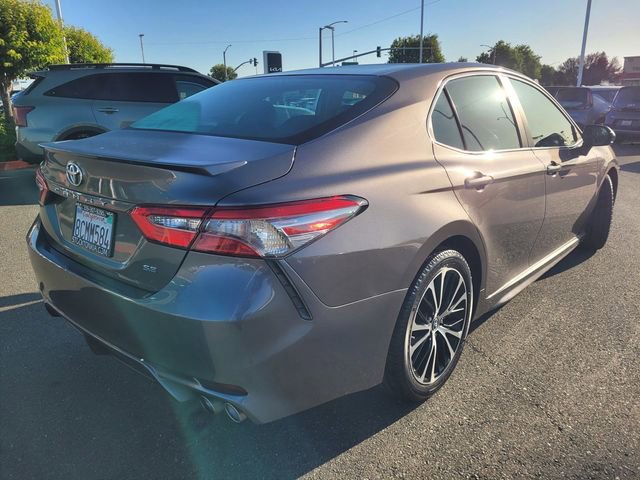 Used 2018 Toyota Camry SE FWD image 4