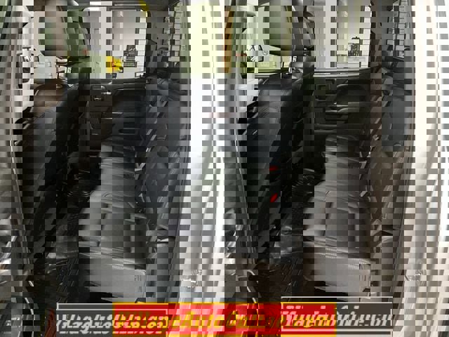 Used 2017 GMC Sierra 1500 SLT w/ SLT Premium Package image 34