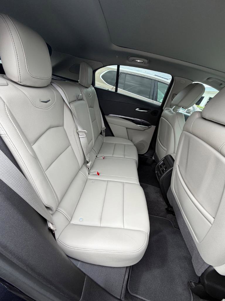 Used 2022 Cadillac XT4 Luxury w/ Cold Weather Package image 8