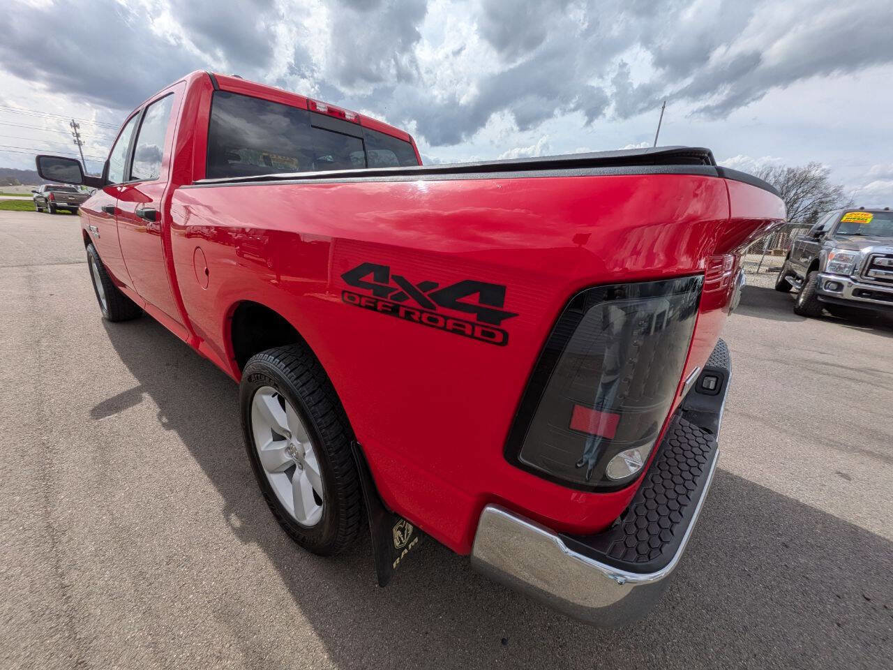 Used 2018 RAM 1500 Classic SLT image 3