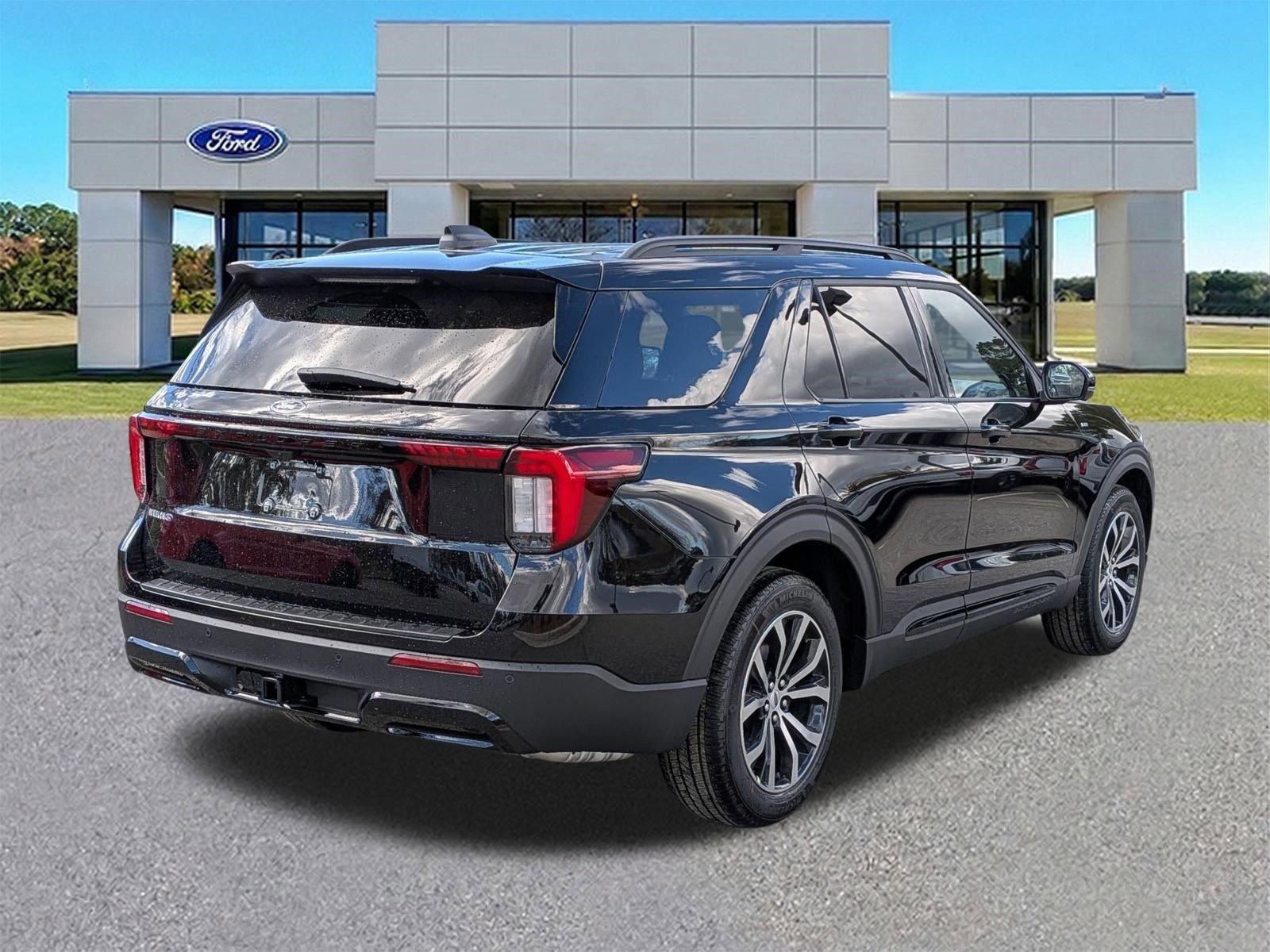 New 2026 Ford Explorer ST-Line video 2