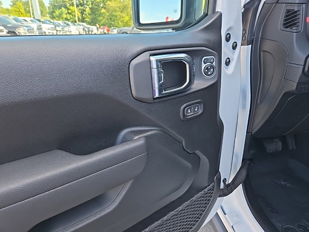 New 2025 Jeep Wrangler Unlimited Rubicon image 32