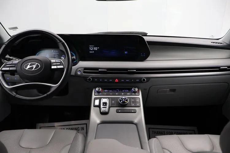 Used 2025 Hyundai Palisade SEL AWD/4WD image 16