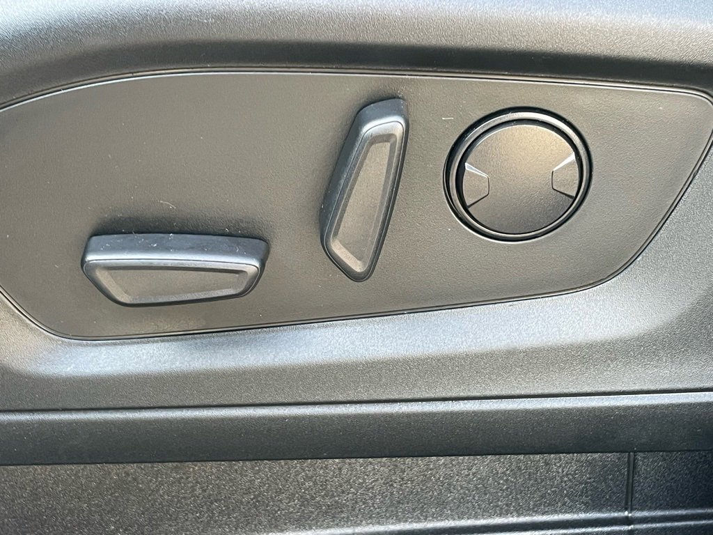 Used 2022 Ford Explorer Limited w/ Equipment Group 301A image 31