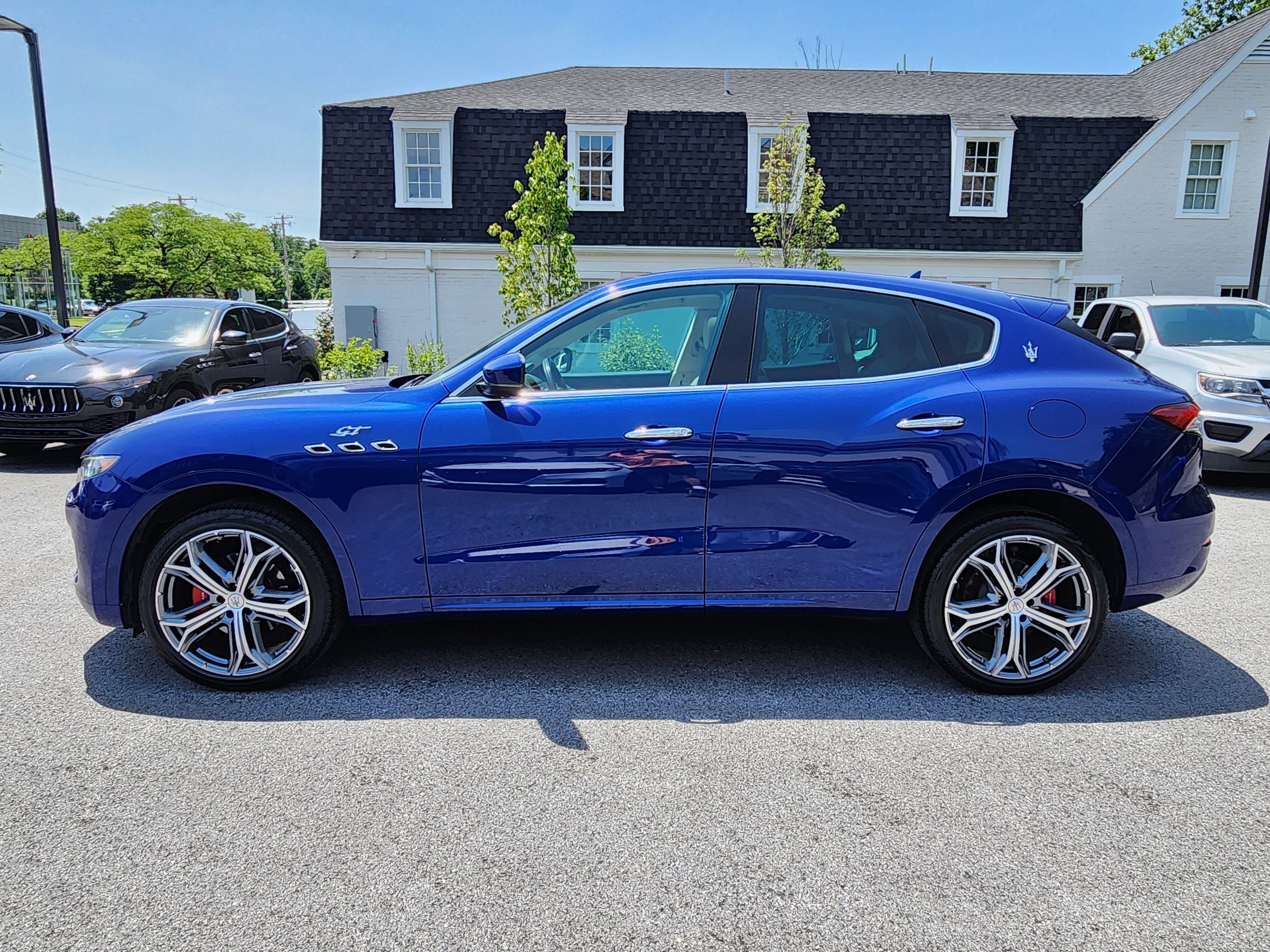 Used 2023 Maserati Levante GT AWD/4WD image 5