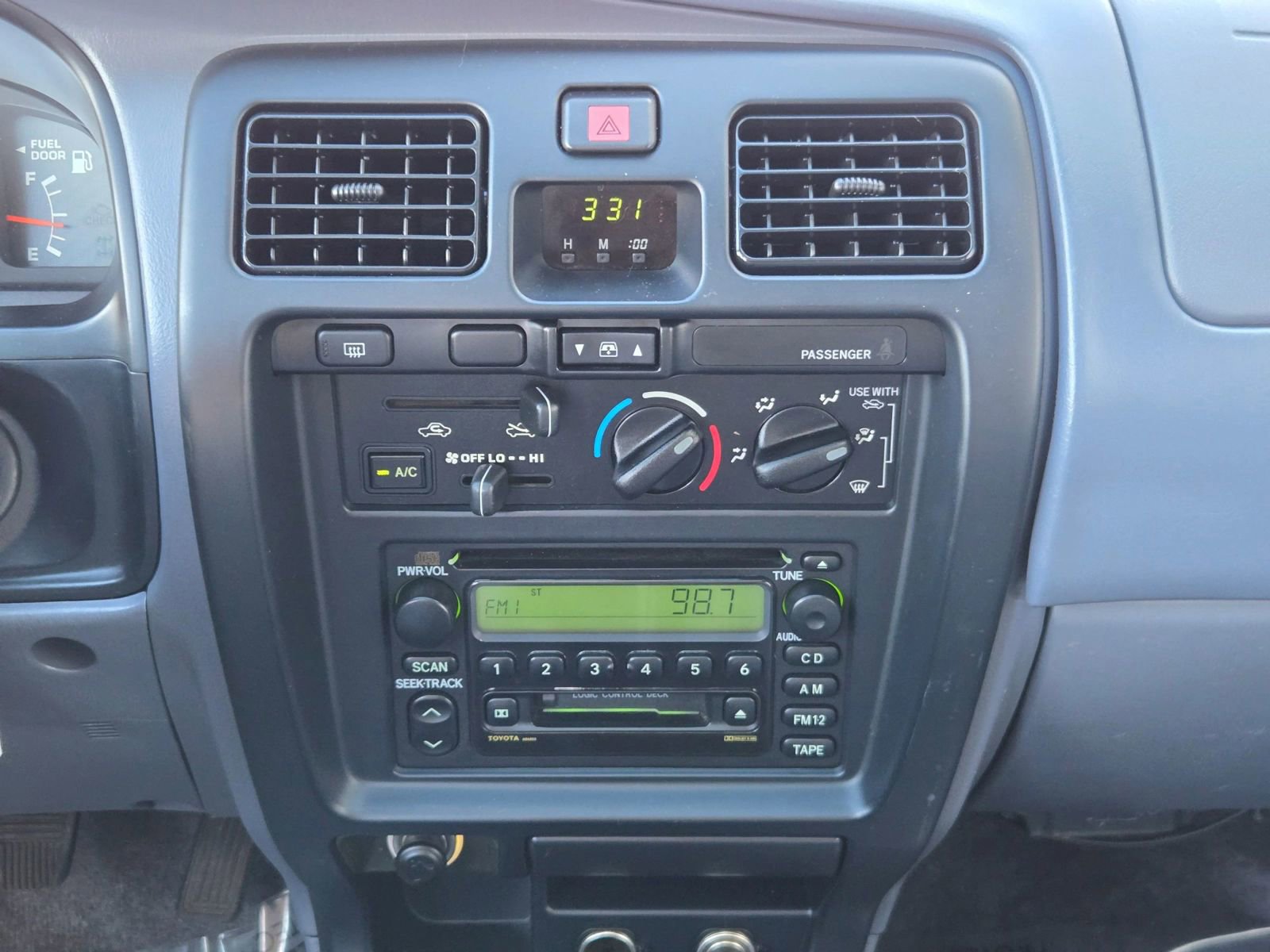 Used 2000 Toyota 4Runner SR5 image 29