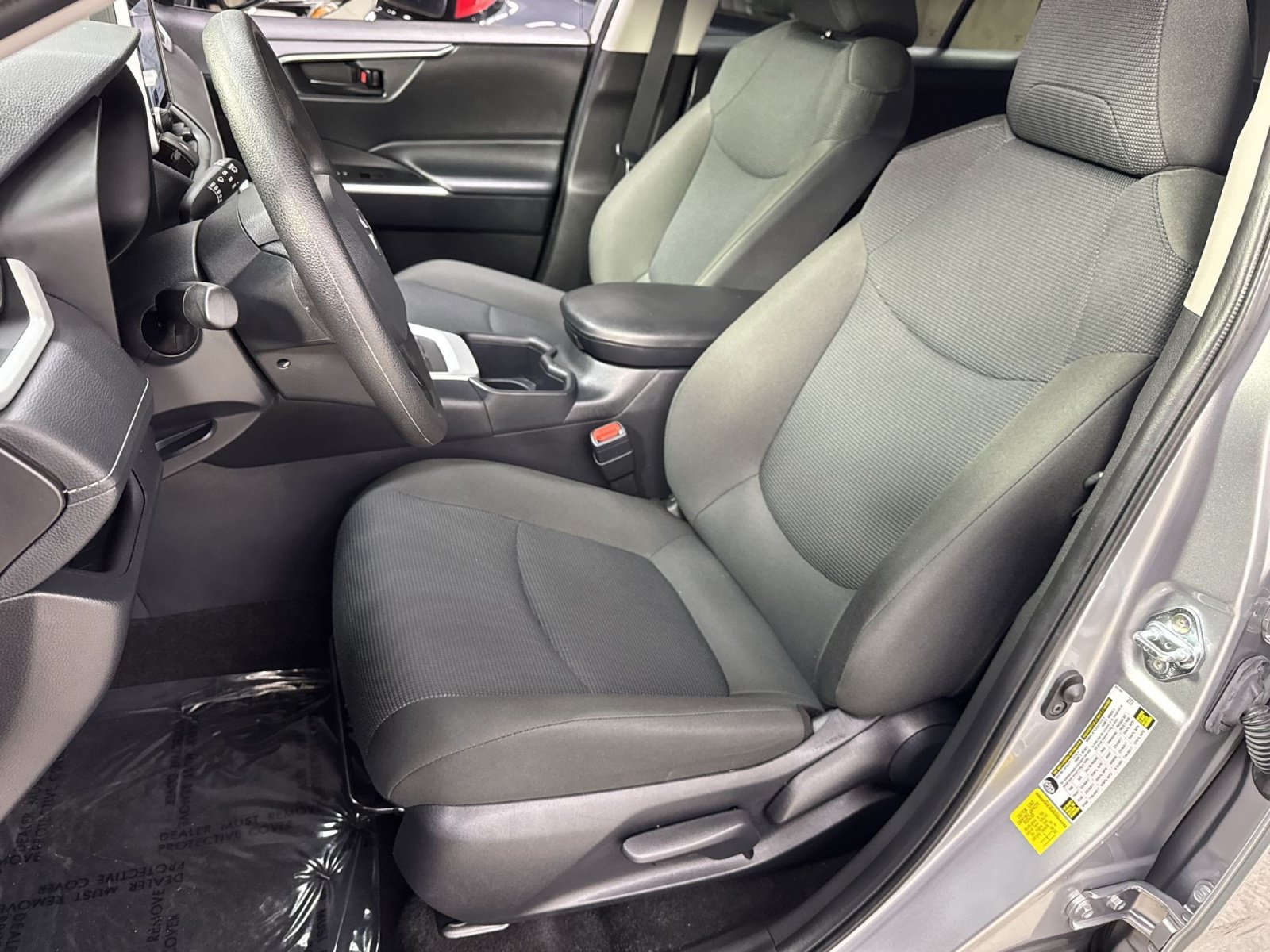 Used 2025 Toyota RAV4 LE AWD/4WD image 25