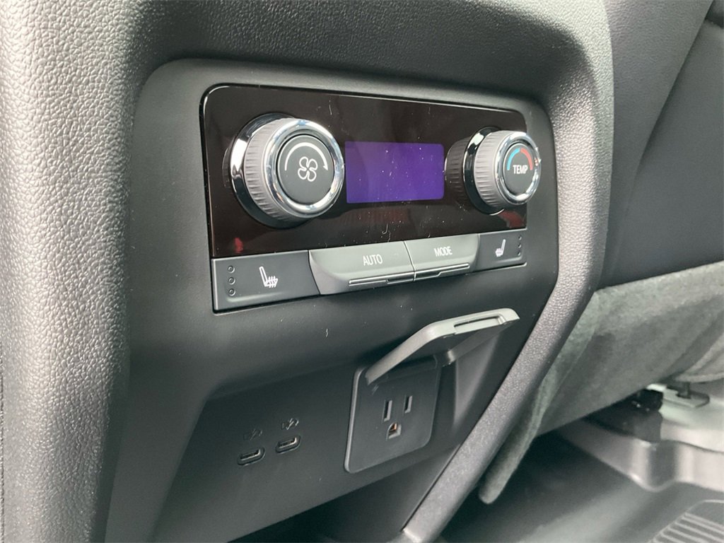 New 2026 Chevrolet Traverse RS w/ LPO, Floor Liner Package image 29