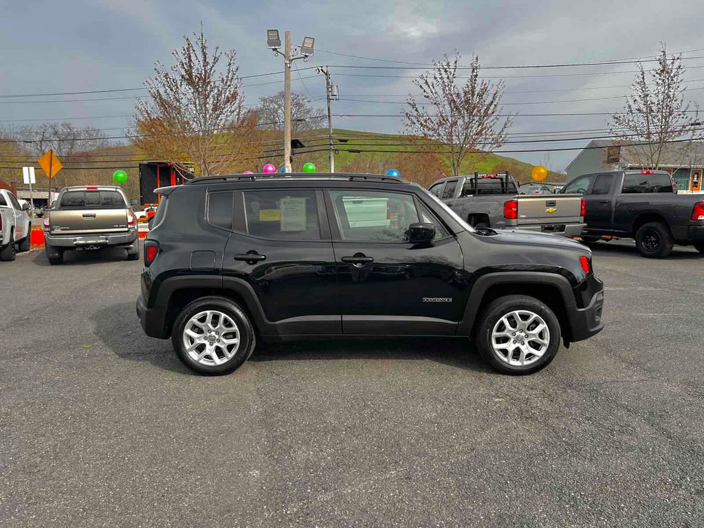 Used 2018 Jeep Renegade Latitude image 8