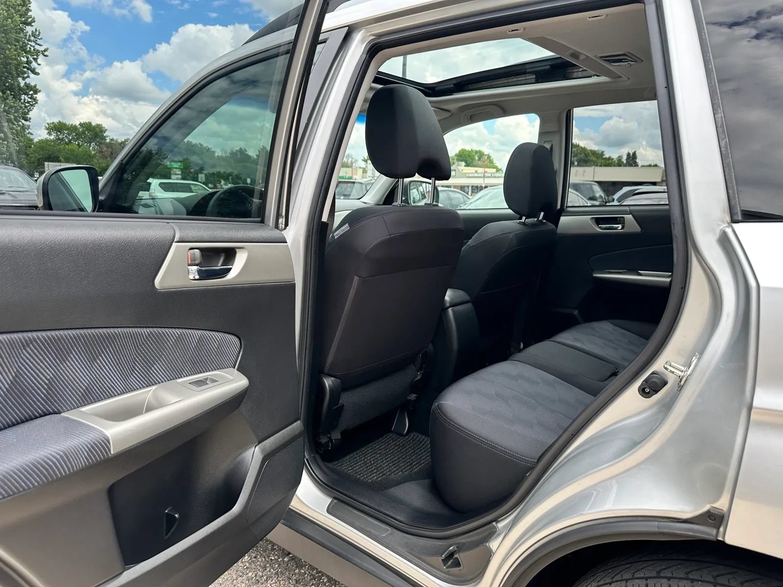 Used 2010 Subaru Forester 2.5X Premium AWD/4WD image 16