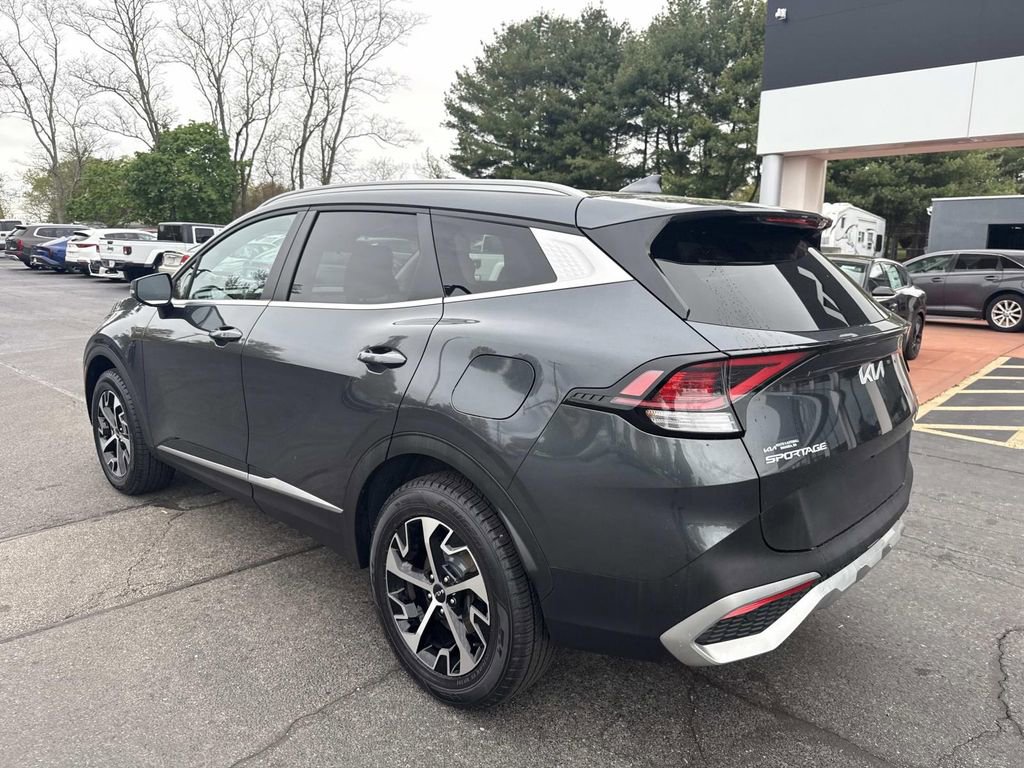 Used 2023 Kia Sportage EX AWD/4WD image 3