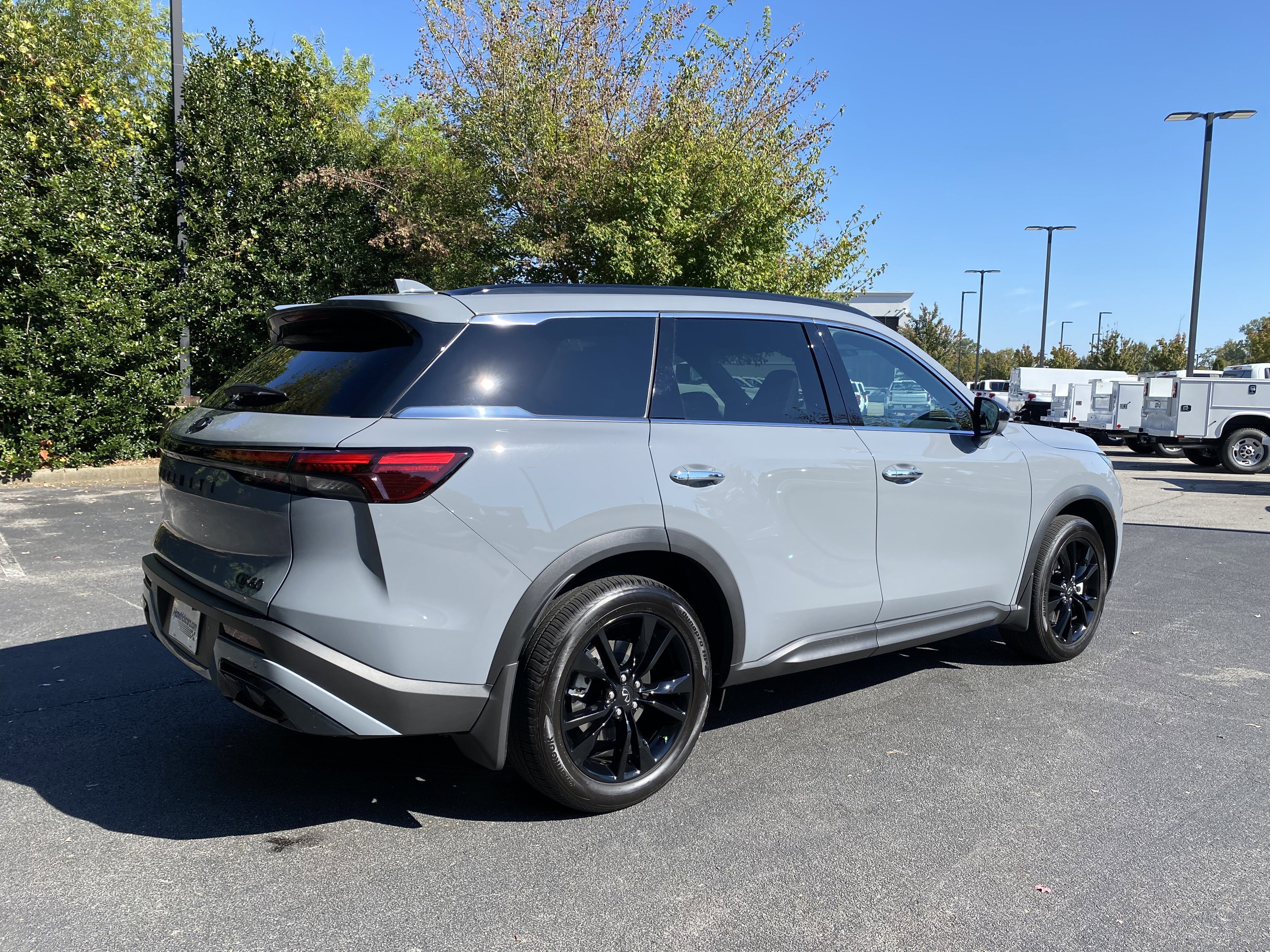 Used 2025 INFINITI QX60 Luxe w/ Black Edition image 9