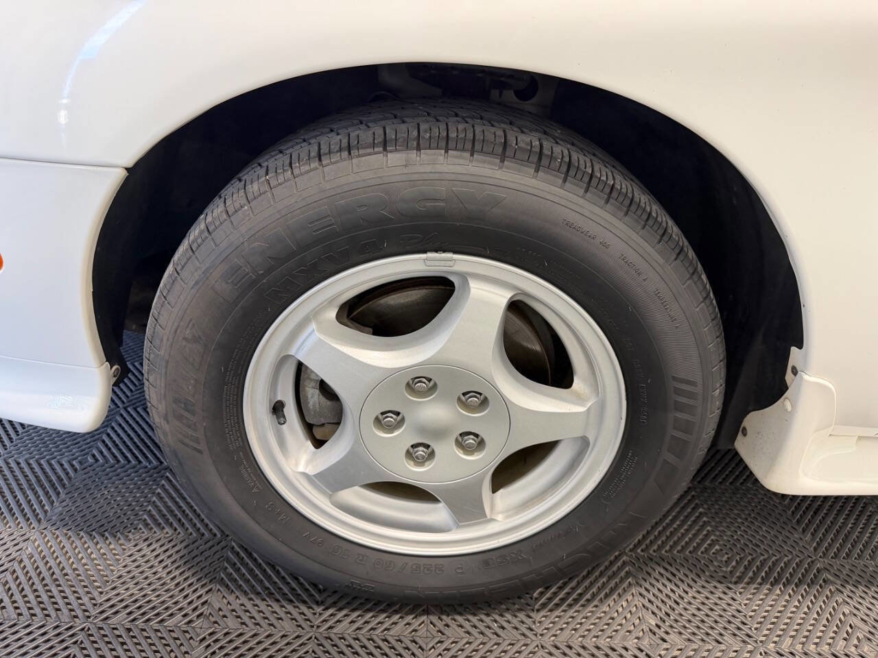 Used 1997 Ford Taurus SHO FWD image 37