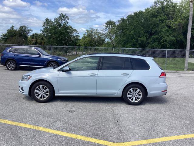 Used 2018 Volkswagen Golf S image 11
