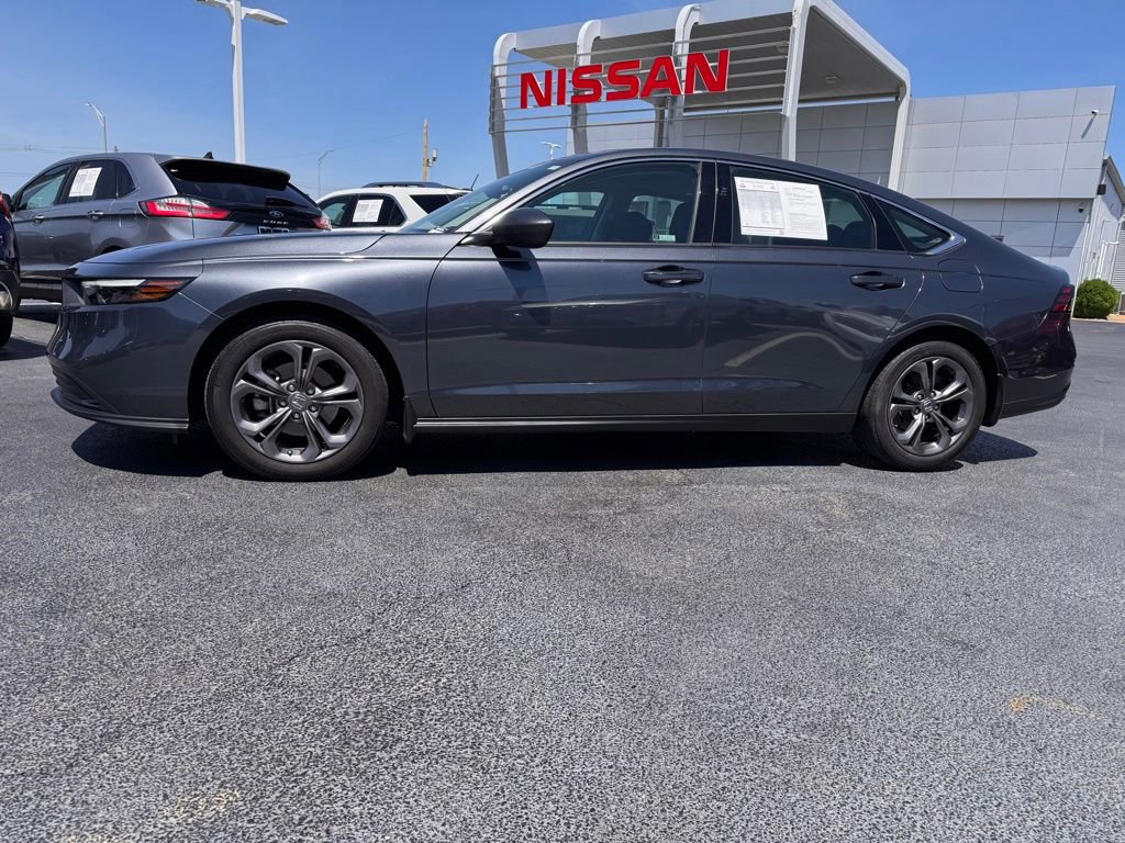 Used 2023 Honda Accord EX image 2