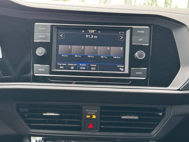 Used 2023 Volkswagen Jetta SE FWD image 30