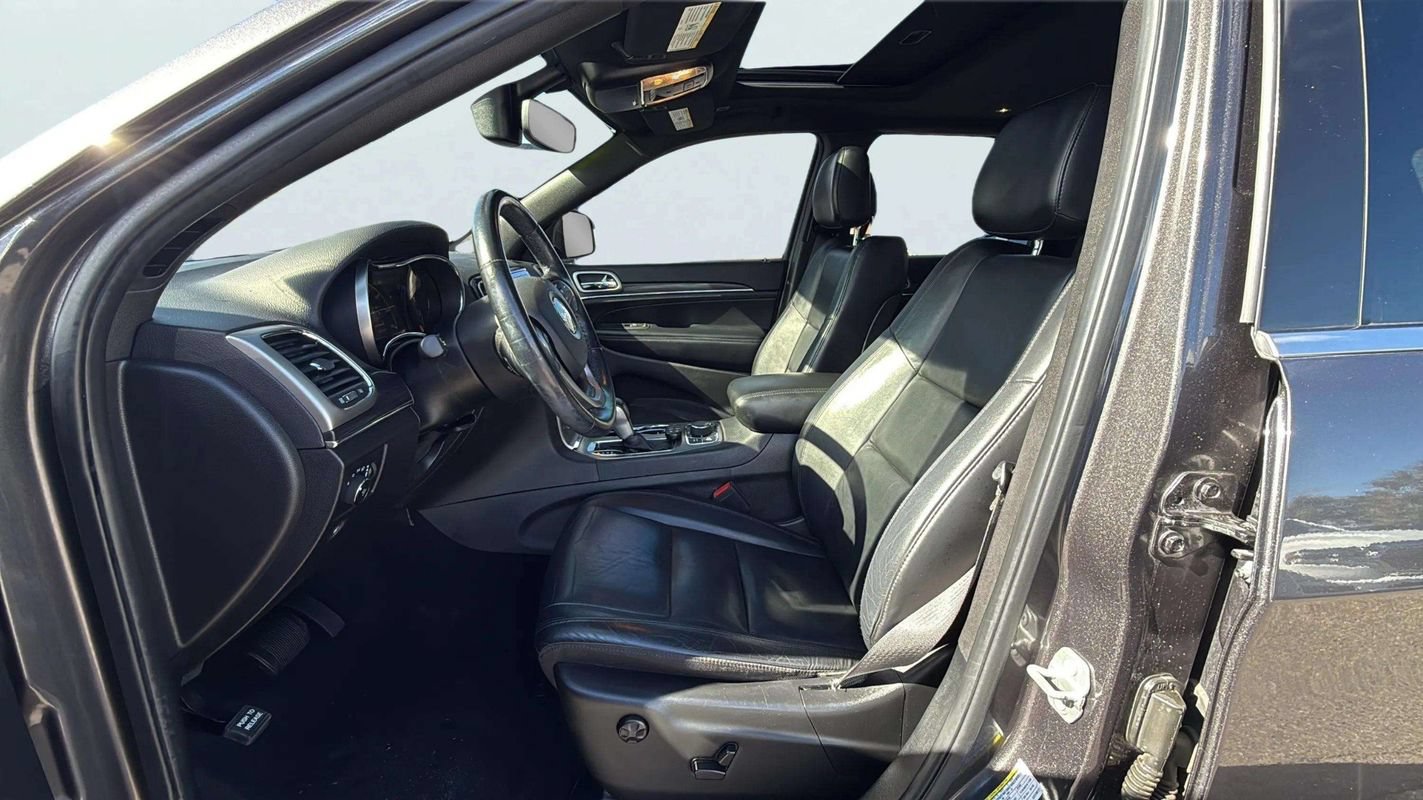 Used 2020 Jeep Grand Cherokee Limited AWD/4WD image 15