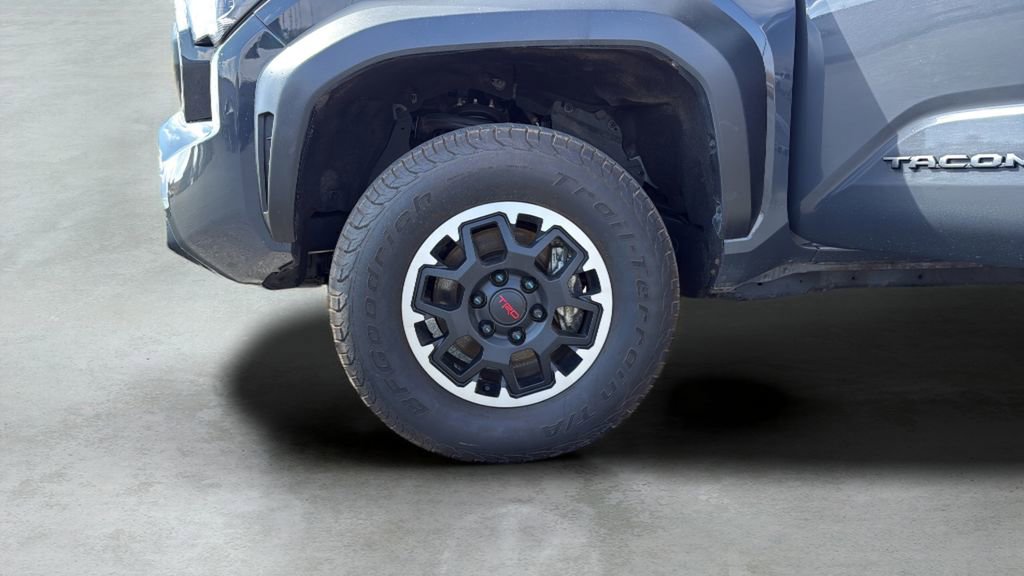 Used 2024 Toyota Tacoma TRD Off-Road AWD/4WD image 38