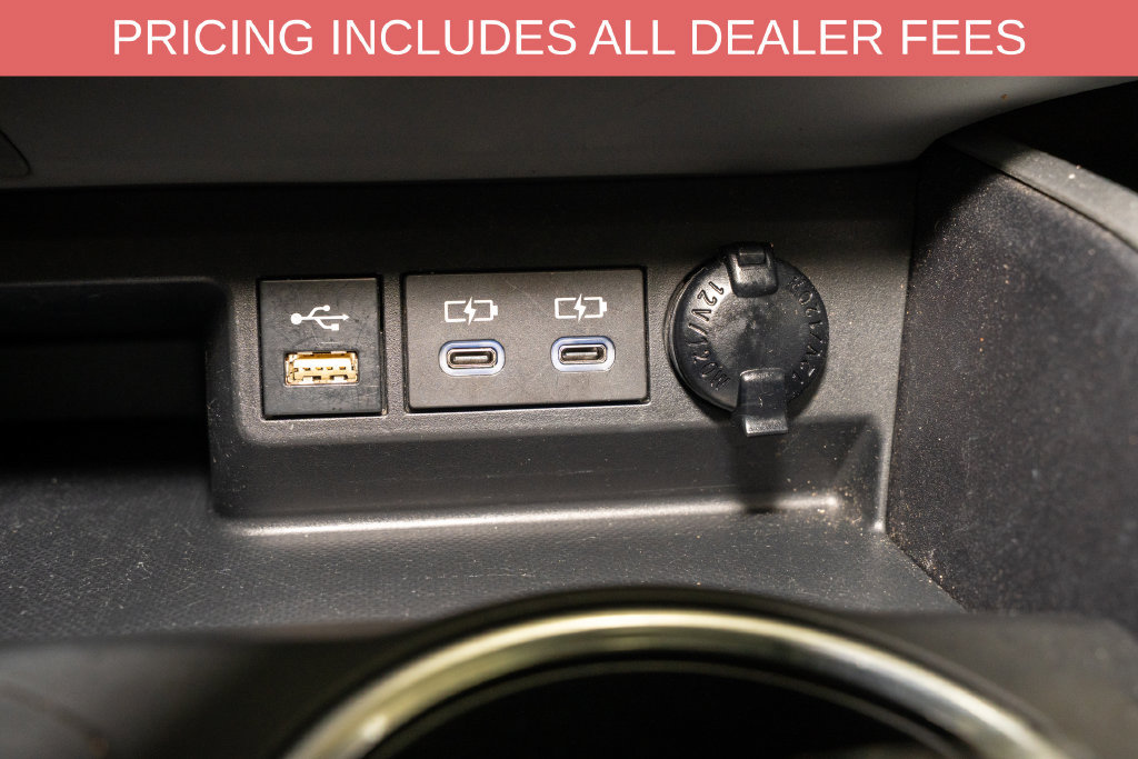 Used 2022 Toyota Highlander XLE AWD/4WD image 18
